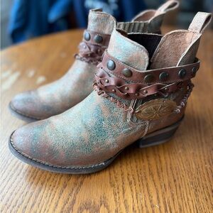 Circle G Women’s Harness and Studded Booties